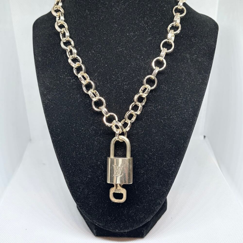 Authentic Louis Vuitton Lock & Key #302 w/ a Gold Chunky Rolo Chain Necklace 16”